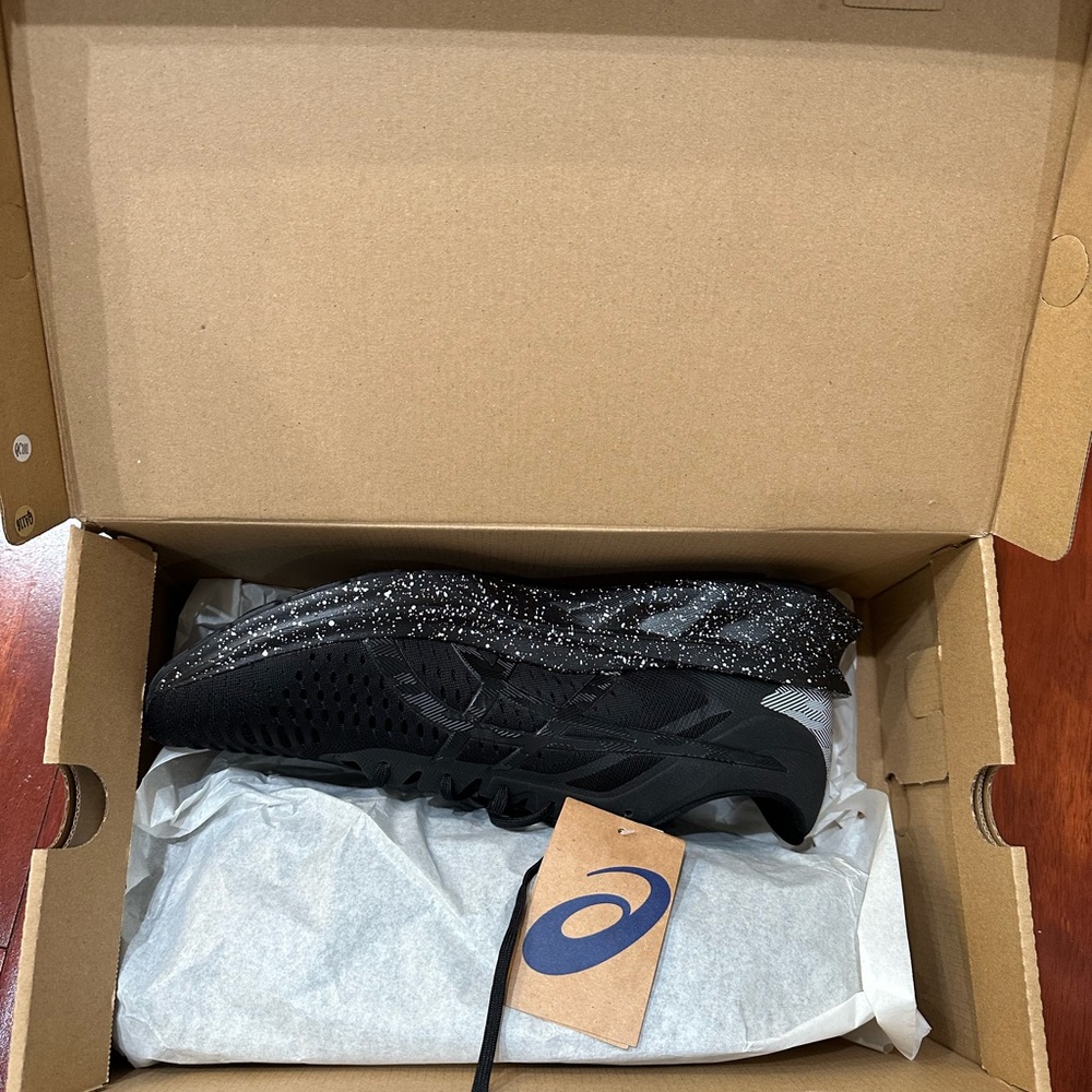 ASICS Novablast Men’s Sneaker